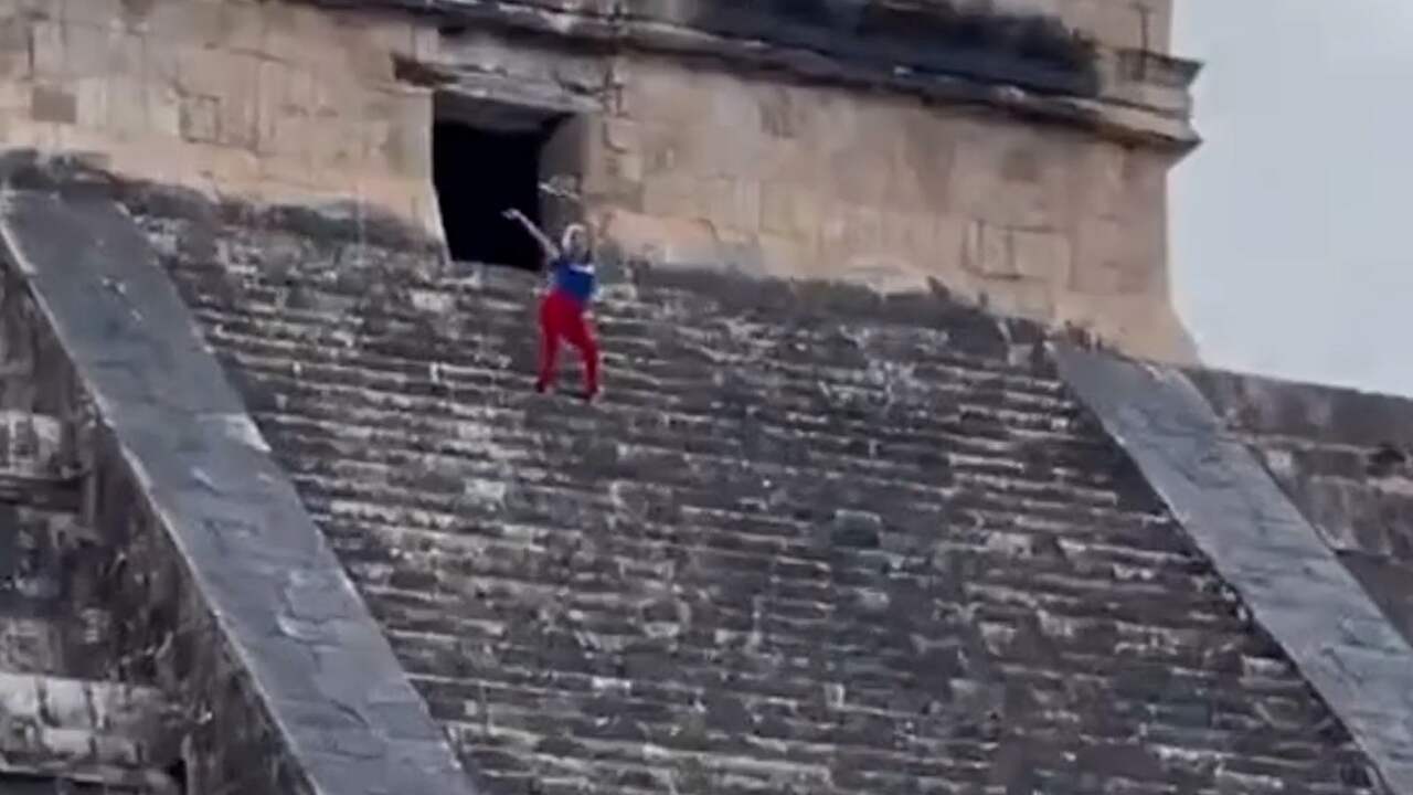 Beeld uit video: Vrouw danst op beschermde Maya-piramide in Mexico