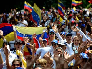 Duizenden Venezolanen lopen mee in vreedzame protestmars