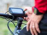 Steeds meer e-bikes in de stad, is dat nog wel veilig? 'Stuur ze naar de rijbaan!'