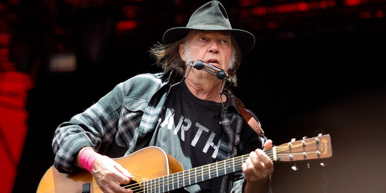 Spotify verwijdert muziek Neil Young na ultimatum van zanger over podcast