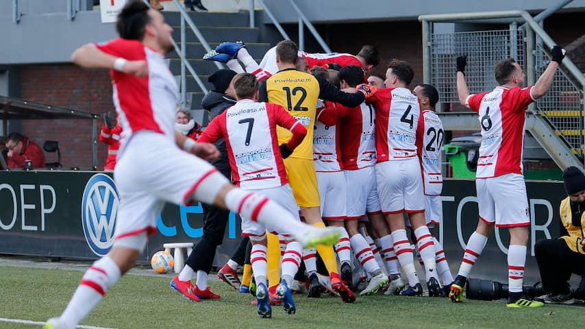 Stunt tegen PSV geeft FC Emmen-coach Lukkien hoop in degradatiestrijd