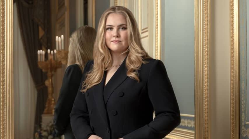 Koningshuis Deelt Nieuwe Foto Van Jarige Prinses Amalia (20 ...