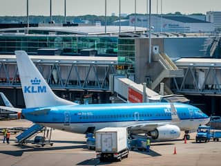 Kabinet: Schiphol mag verder groeien naar 540.000 vluchten