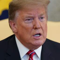 Trump ondertekent decreet voor verbod op spionagetelecom