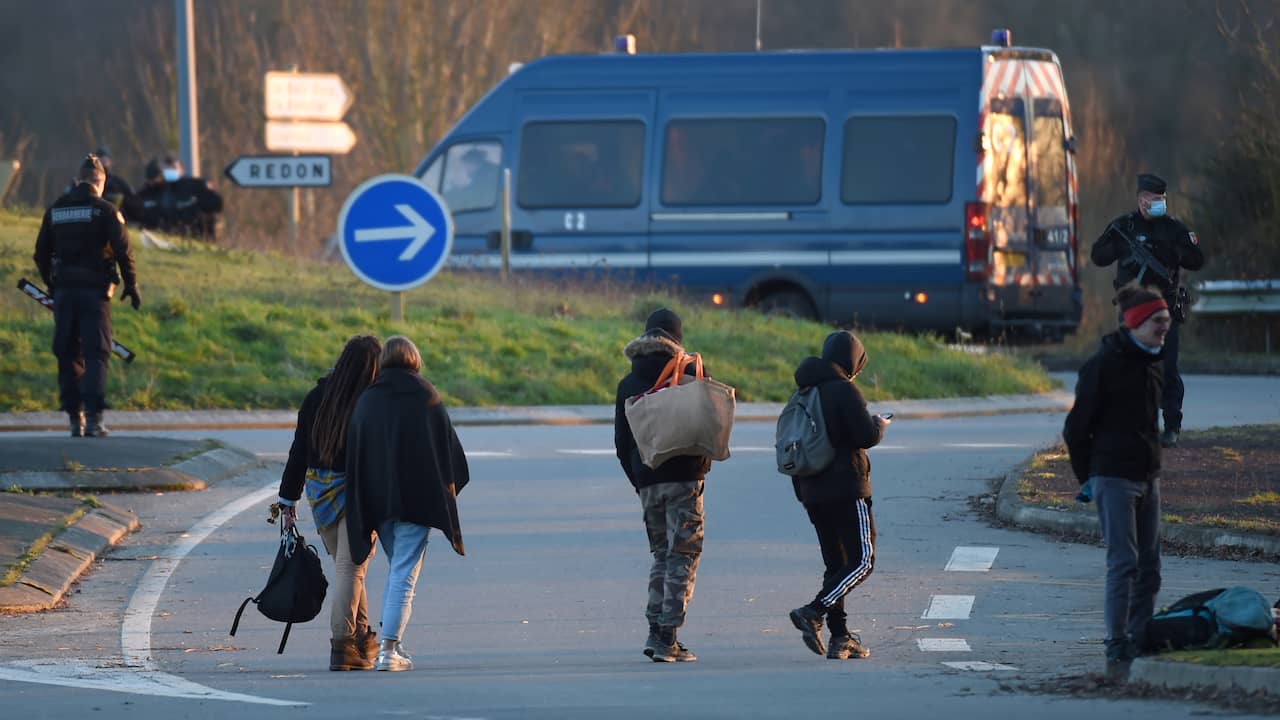 Illegal New Year’s Eve party in France with 2,500 visitors still going on |  NOW