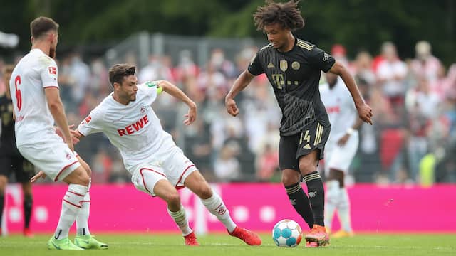 Joshua Zirkzee maakte een doelpunt voor Bayern München in de oefenwedstrijd tegen 1. FC Köln.