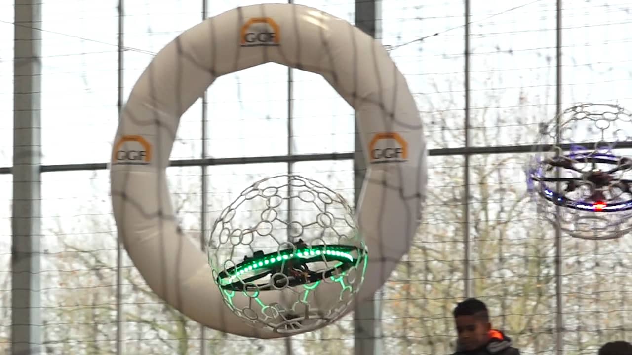 Beeld uit video: Eerste Drone Soccer-wedstrijd ooit gespeeld in Nederland