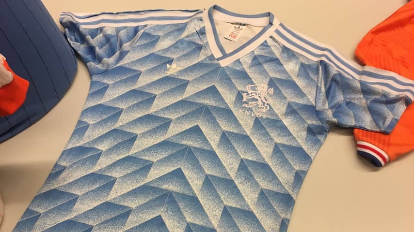 kristal Productiecentrum veer Het nu immens populaire EK-shirt van Oranje werd in 1988 verafschuwd | EK  voetbal | NU.nl