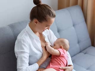 70 procent van de moeders stopt vroegtijdig met borstvoeding
