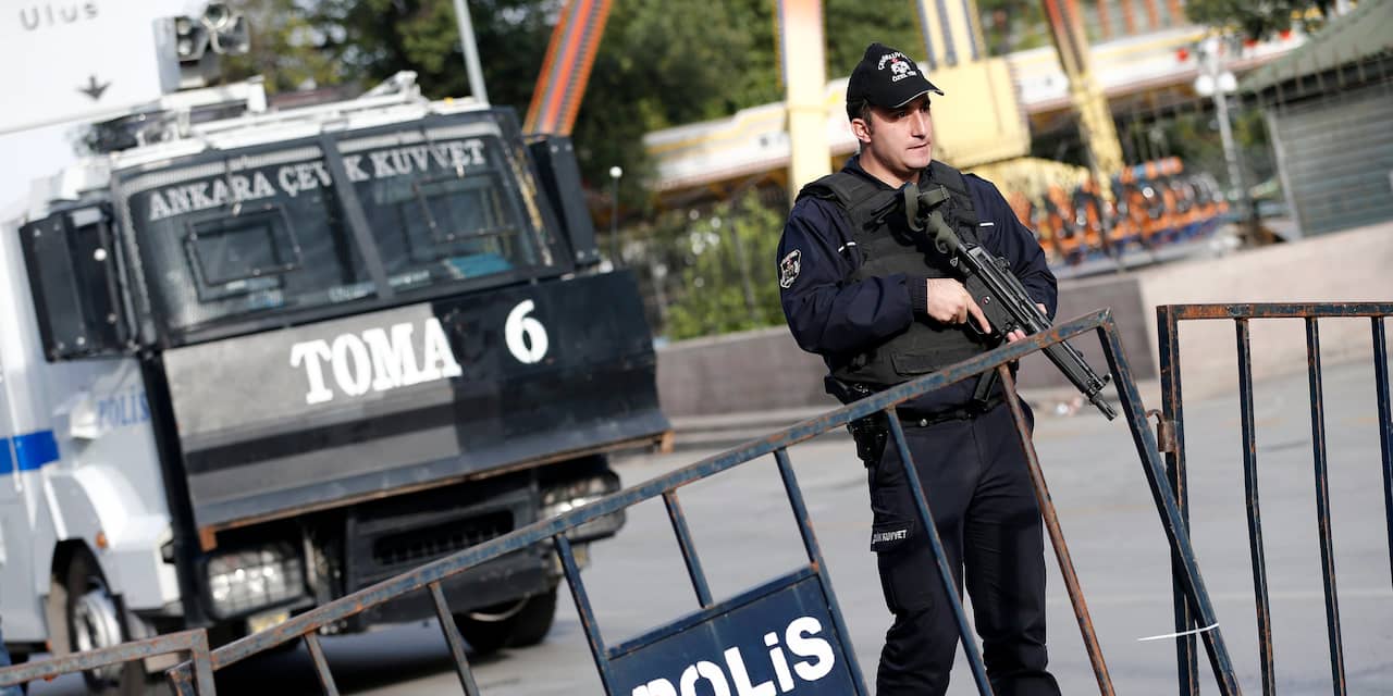 Twee zelfmoordterroristen blazen zich op in Ankara