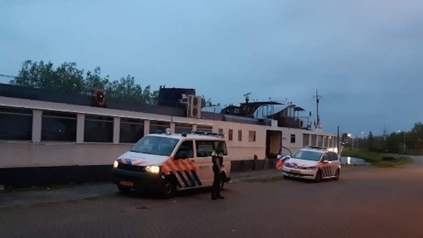 Politie arresteert inbrekers op partyboot Markkade in Breda