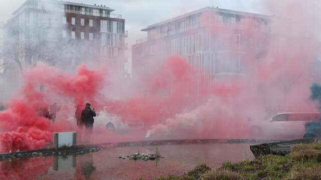 Belangstellende brachten een laatste eerbetoon aan Bibian Mentel.