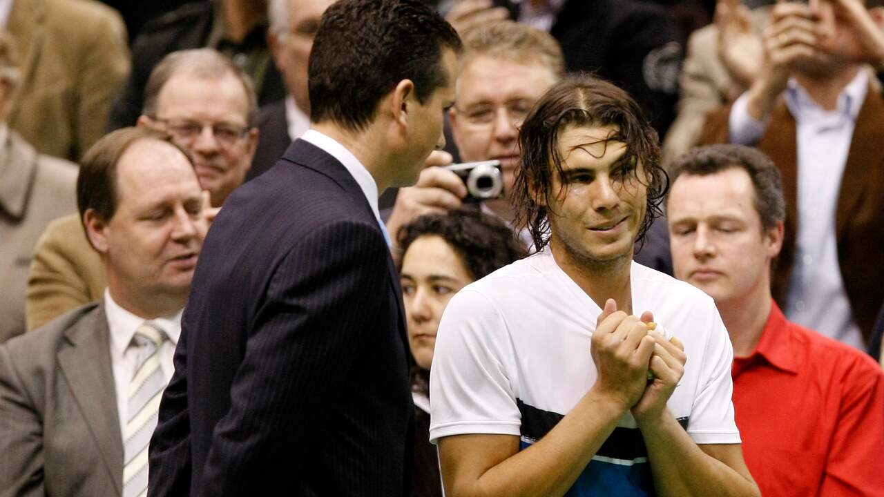 Rafael Nadal en toernooidirecteur Richard Krajicek in 2009.