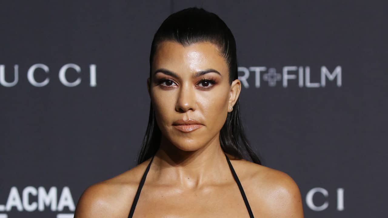 Title: “Kourtney Kardashian’s Scary Pregnancy Complications: She Thanks Doctors for Saving Her Baby’s Life”