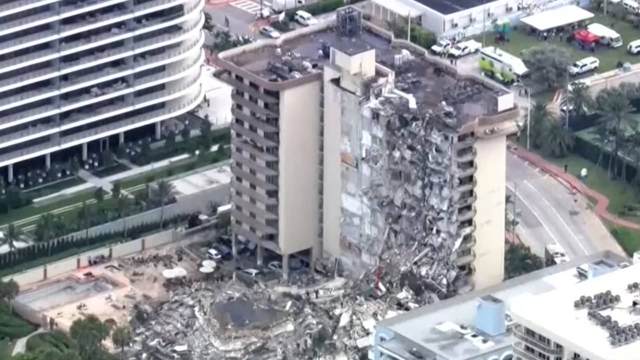 Beeld uit video: Luchtbeelden tonen reddingsactie in Miami na instorten gebouw