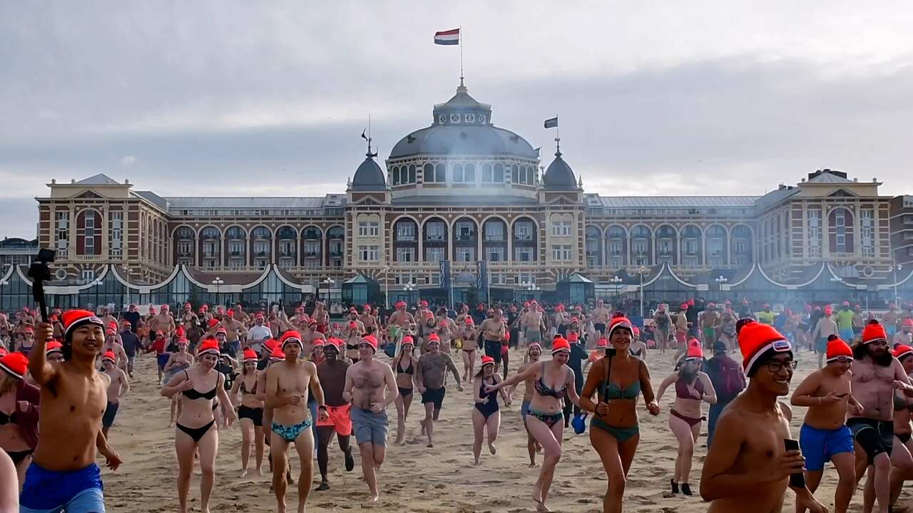 Beeld uit video: Duizenden durfallen rennen bij Scheveningen de Noordzee in