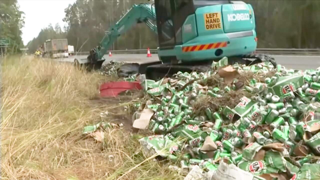Honderden blikken bier naast snelweg in Australië na crash