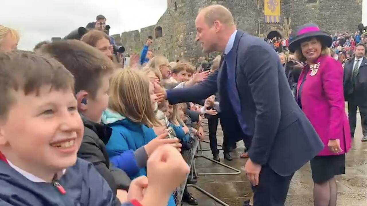 Beeld uit video: Jongen wast handen 'nooit meer' na ontmoeting met prins William