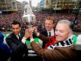 Selectie Feyenoord gehuldigd op Coolsingel in Rotterdam