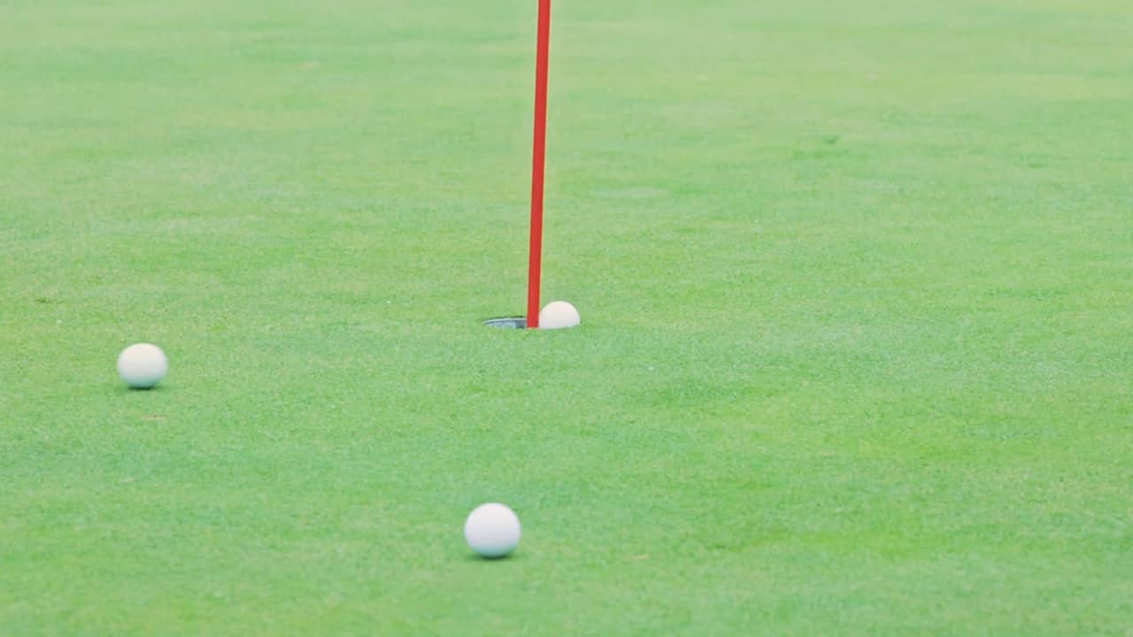 Beeld uit video: Golfers kunnen hole niet meer missen met nieuwe golfbal