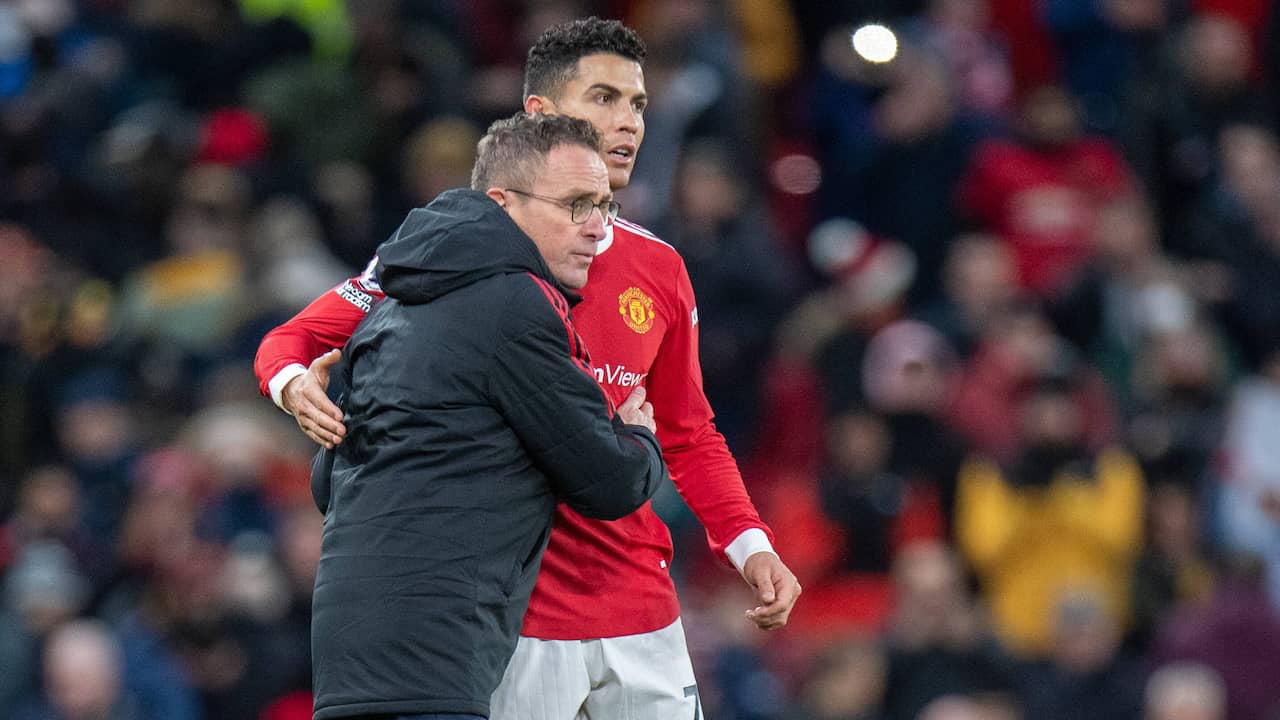 Cristiano Ronaldo met de huidige (interim-)trainer van Manchester United, Ralf Rangnick.