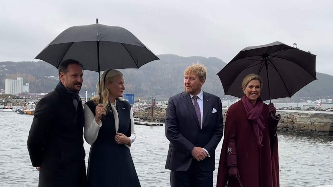 Beeld uit video: Koning vraagt echtgenote Noorse kroonprins of ze Mary Poppins is