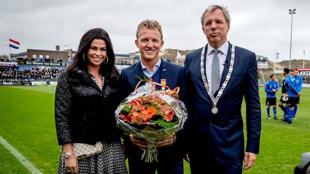 Dirk Kuijt geridderd vanwege verdiensten voor Nederlands ...