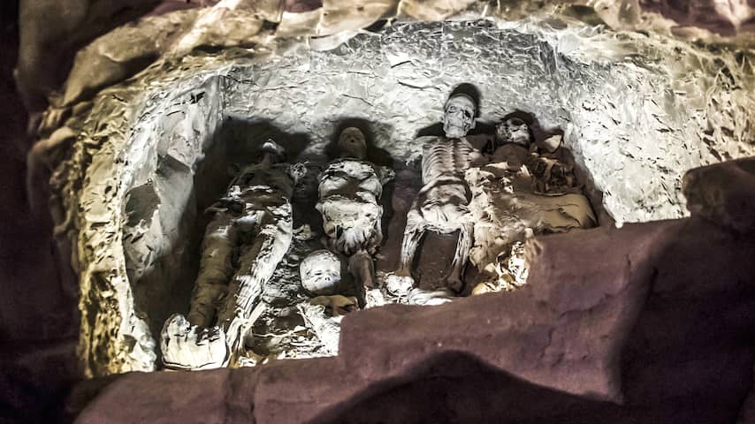 Archeologen vinden mummies uit dertiende eeuw v. Chr. in graf bij Luxor