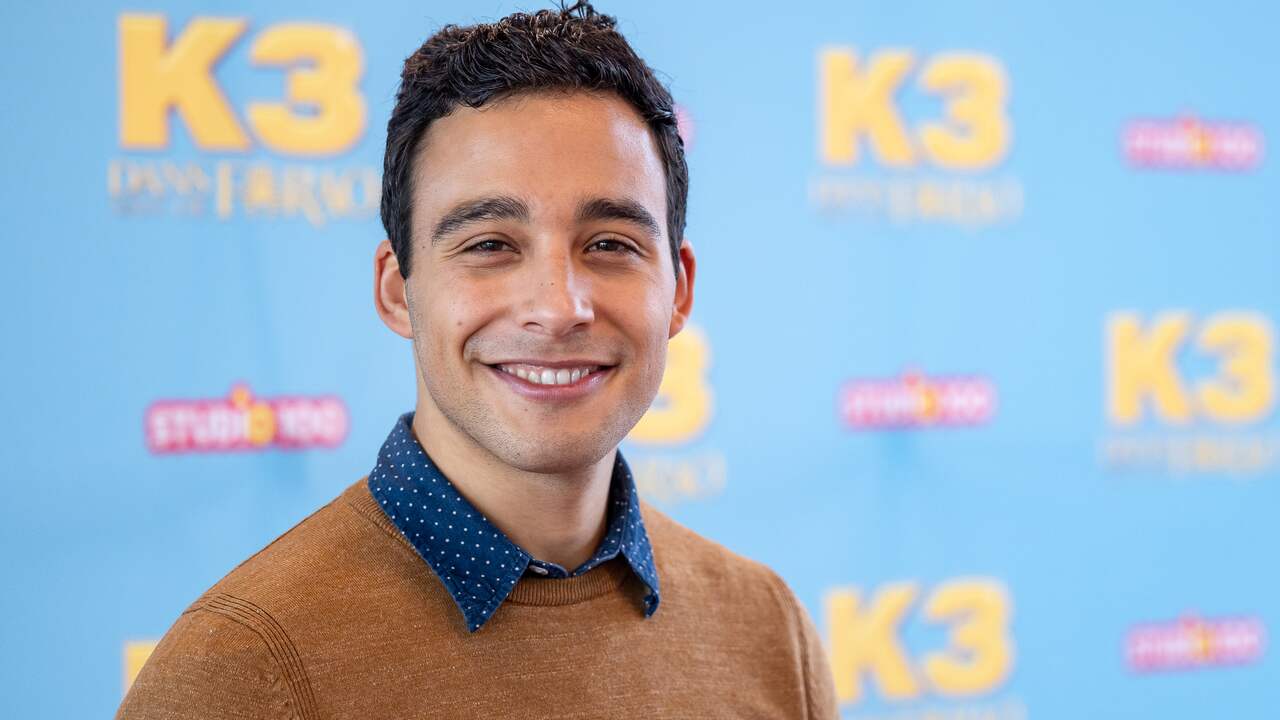 Samir Hassan naast René van Kooten te zien in ZODIAC de musical | Boek ...