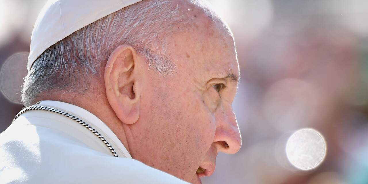 Aanval op paus is teken van machtsstrijd binnen Vaticaan
