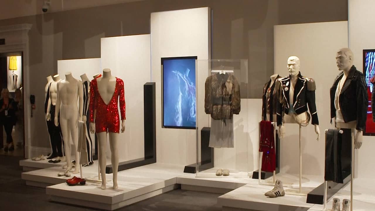 Beeld uit video: Veilinghuis stelt inboedel Freddie Mercury tentoon in Londen