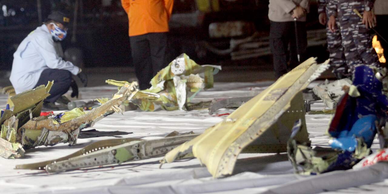 Vermist vliegtuig Indonesië brak mogelijk in stukken nadat water geraakt werd