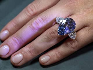 Je kan de grootste blauwe diamant ooit kopen (voor enorm veel geld)