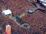 Luchtfoto van het Chasseveld in Breda tijdens 538Koningsdag, het oranjefeest op Koningsdag van Radio 538.