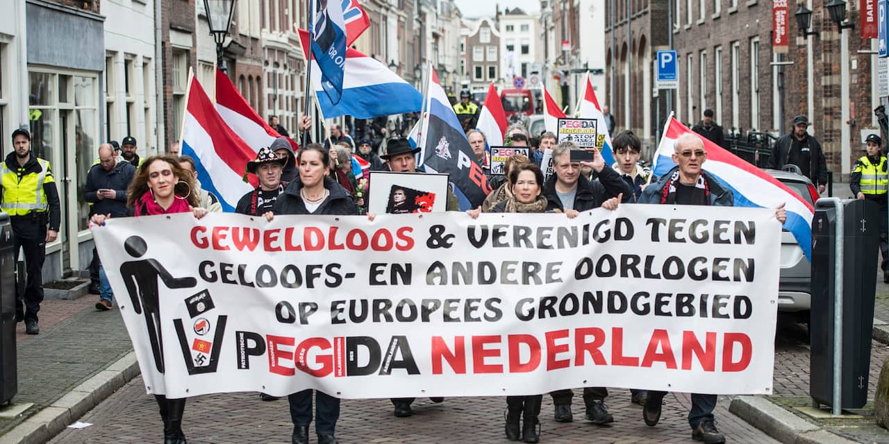 Protestoptocht Pegida door binnenstad Utrecht rustig verlopen