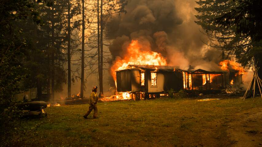 Half miljoen mensen geëvacueerd vanwege vernietigende natuurbrand Oregon