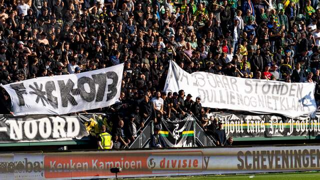 ADO-fans toonden verschillende spandoeken.
