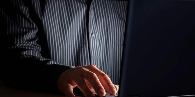 Hacker hacken cybercrime internetverslaving internetverslaafd computerverslaving