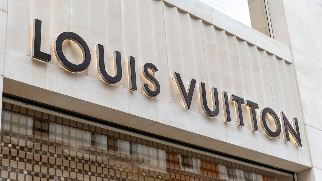 De Ondernemer  Moederbedrijf Louis Vuitton ziet winst met 30 procent…
