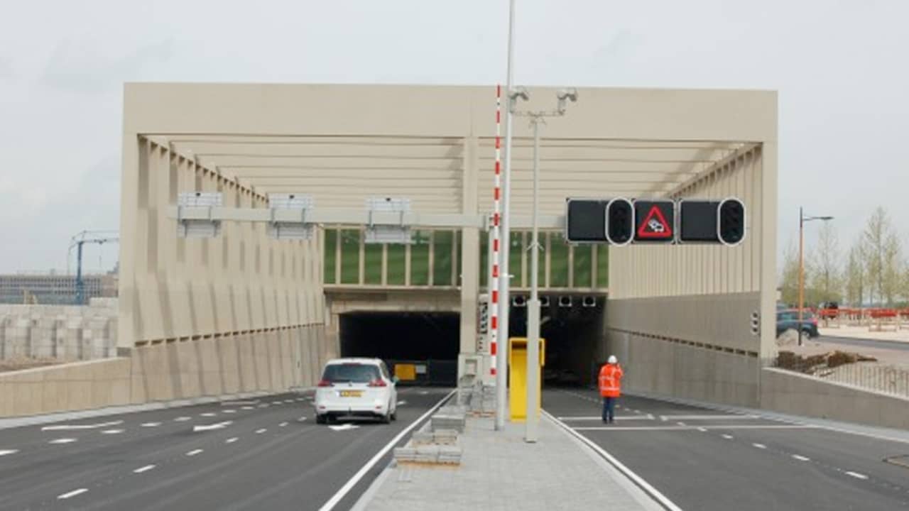 Schade Aan Beton Stadsbaantunnel Kwam Door Water In Pergola | Utrecht ...