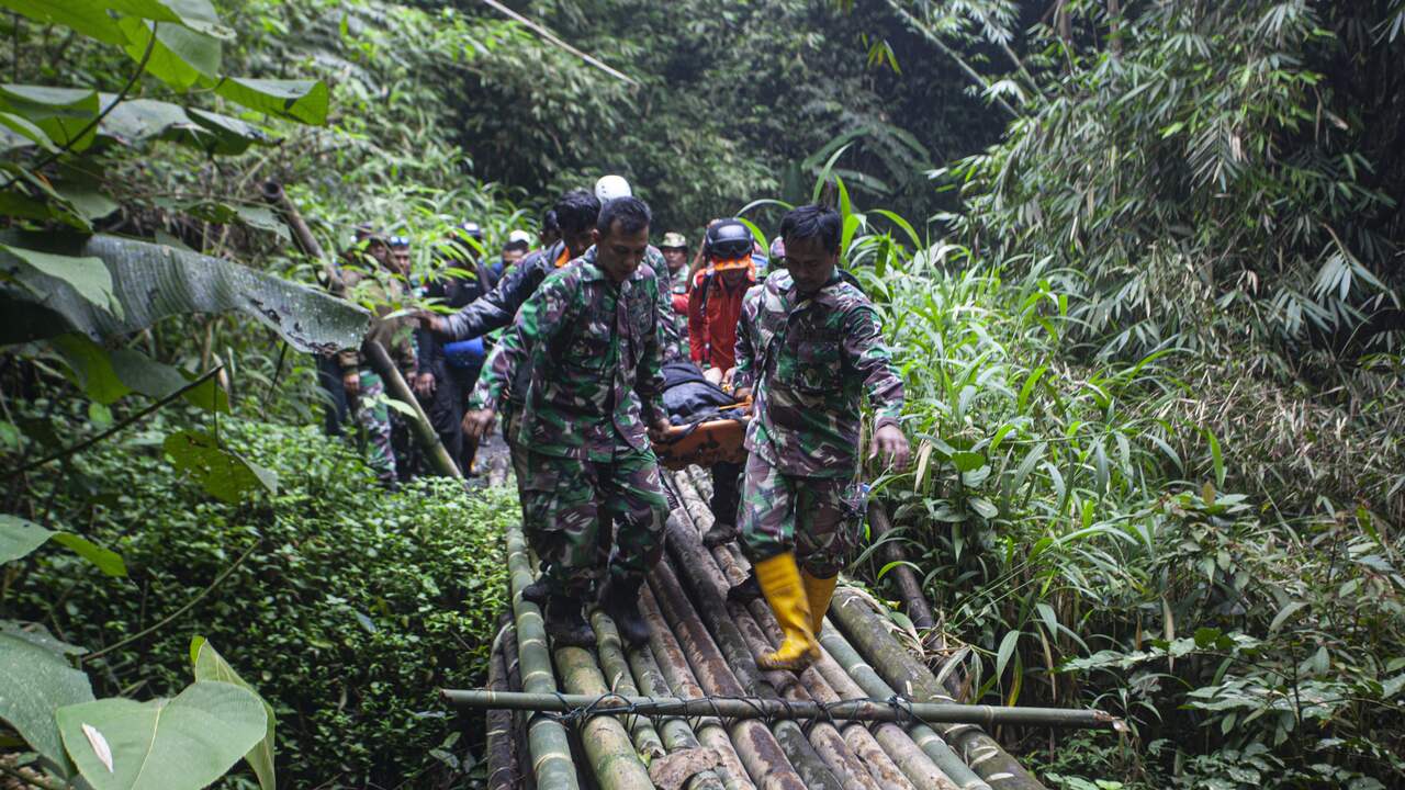 Un’altra persona trovata morta dopo l’eruzione del vulcano in Indonesia e altri alpinisti salvati |  generale