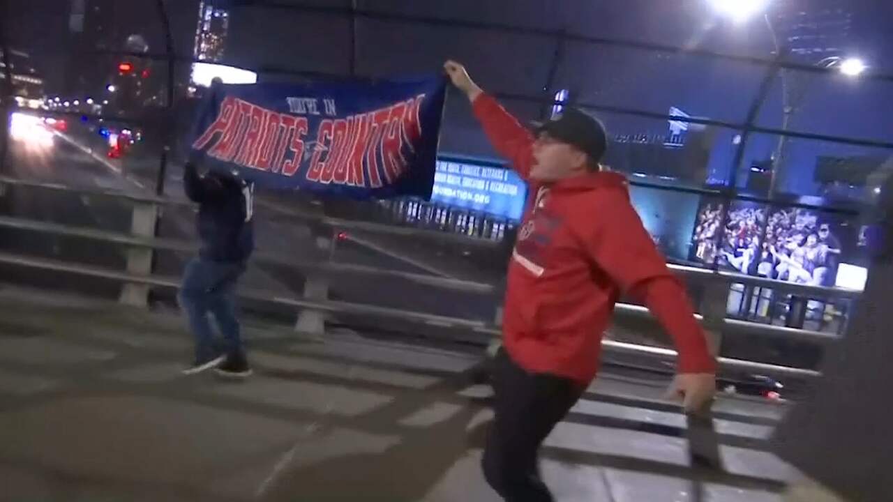 Beeld uit video: Fans New England Patriots vieren historische Super Bowl-overwinning