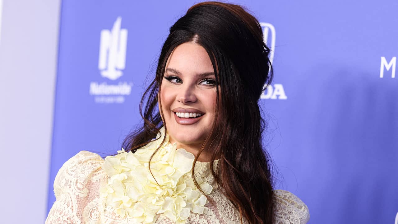 Lana Del Rey non è più una “falsa artista”, ma “la cantautrice del secolo” |  Musica