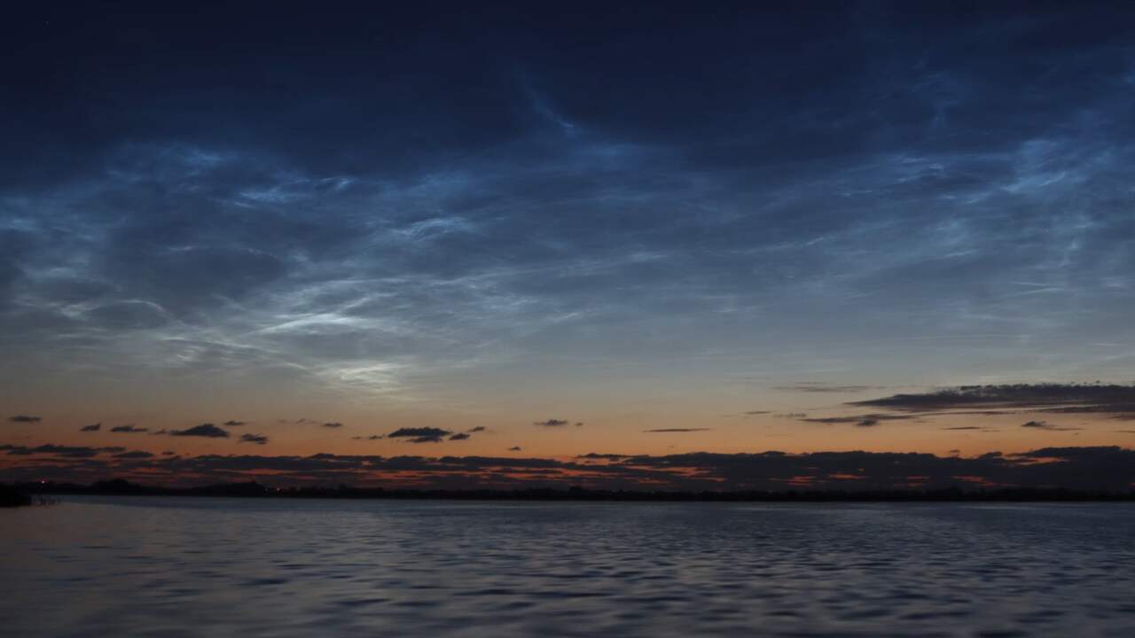 Beeld uit video: Lichtende nachtwolken verschijnen boven delen van Nederland