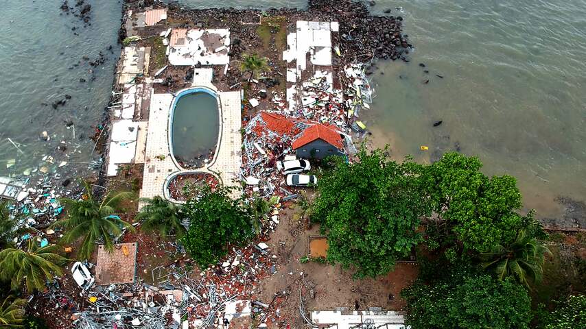 Tsunami Indonesië veroorzaakt door aardverschuiving, 373 doden