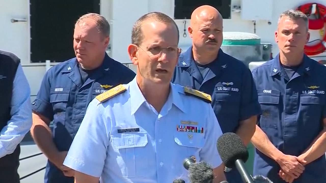 Beeld uit video: Amerikaanse kustwacht: 'Brokstukken onderzeeër wijzen op implosie'