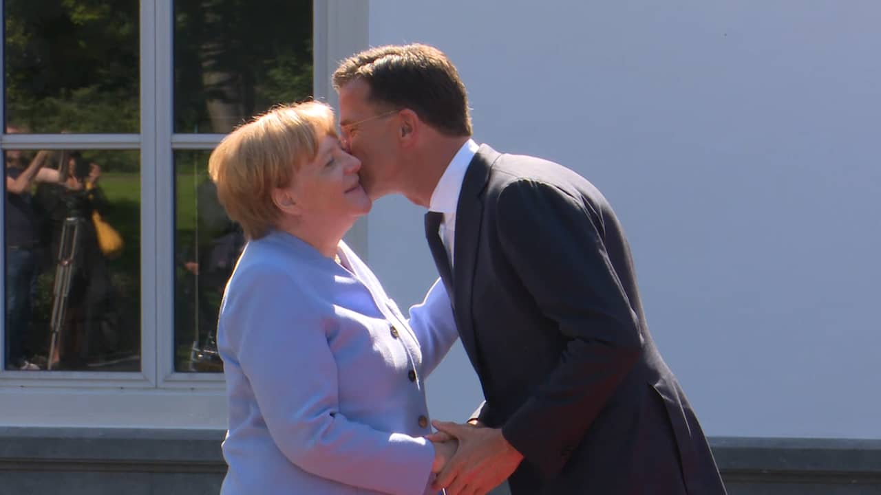 Beeld uit video: Rutte ontvangt Angela Merkel op het Catshuis
