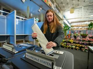 Castricum eerste stembureau tijdens Provinciale Statenverkiezingen
