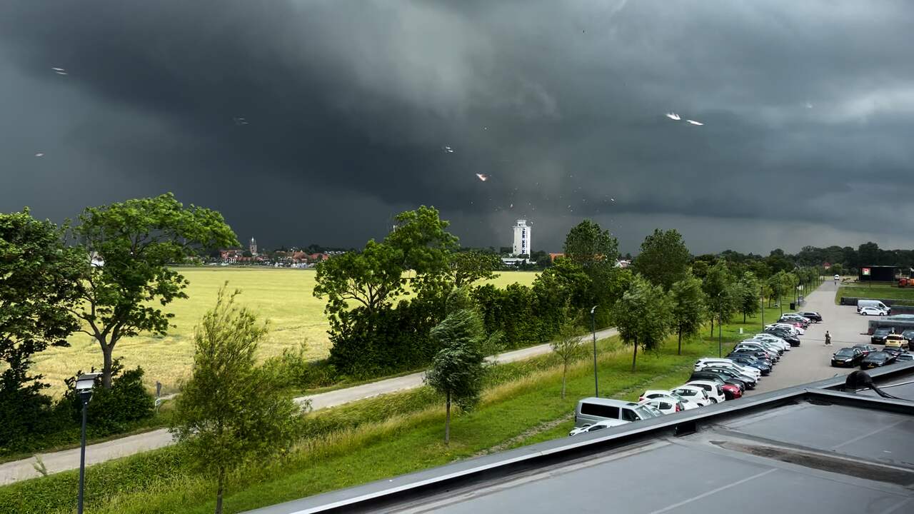 Beeld uit video: Windhoos Zierikzee leidt tot veel schade