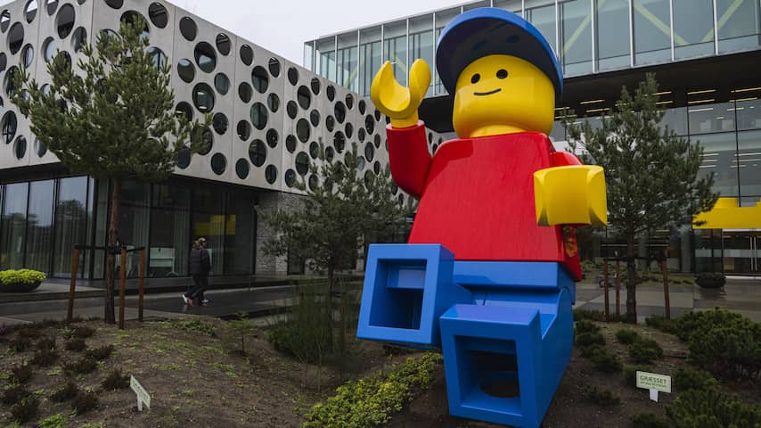 LEGO sleept Nederlander voor de rechter vanwege verkoop treinreplica's